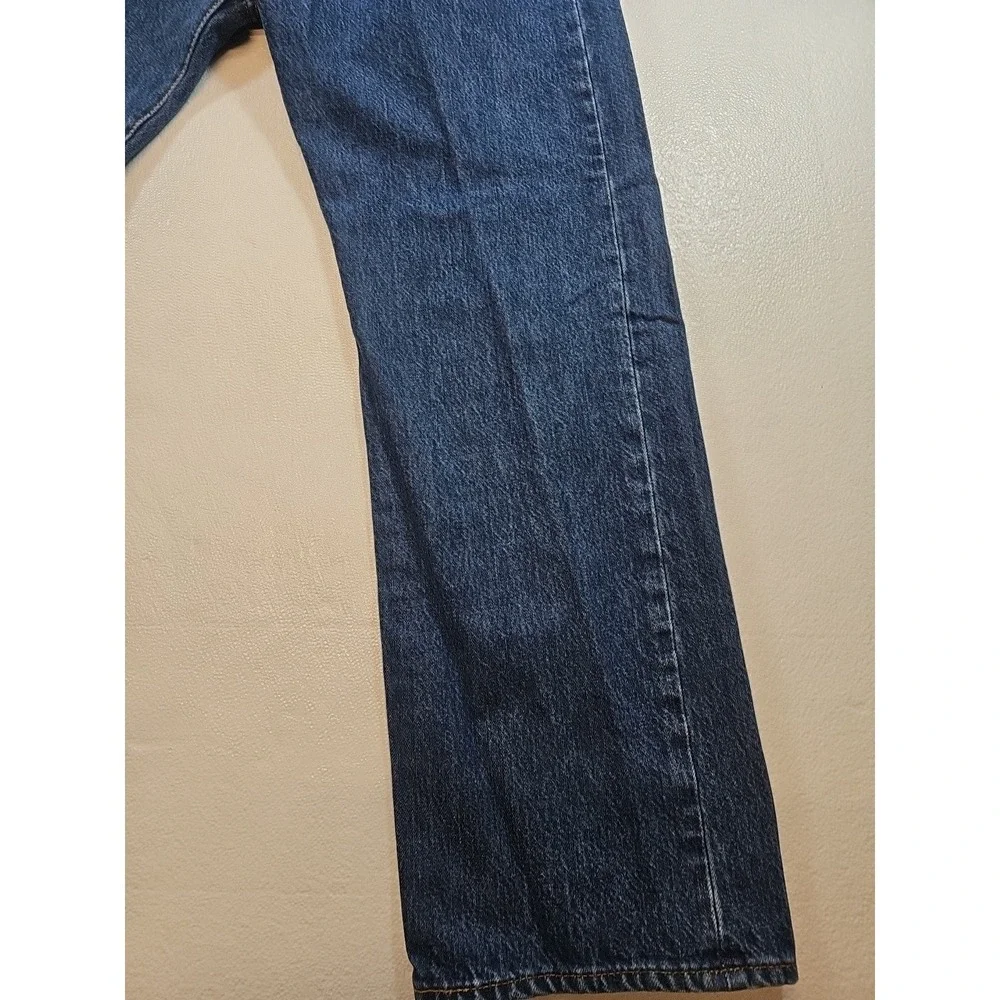 LEVIS 501 Men Size 38x32 Button Fly Original Fit Straight Leg 100% Cotton Jeans